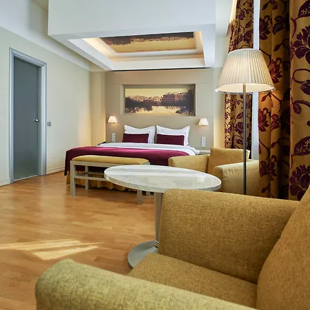 Opera Hotel