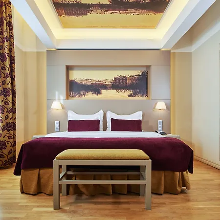Opera Hotel 4*