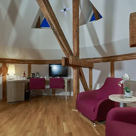 Ξενοδοχείο Opera 4*