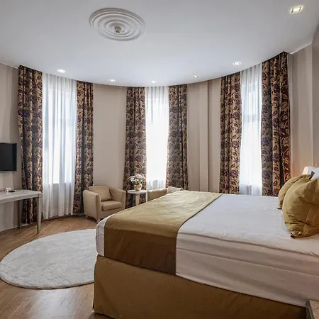 Opera Hotel
