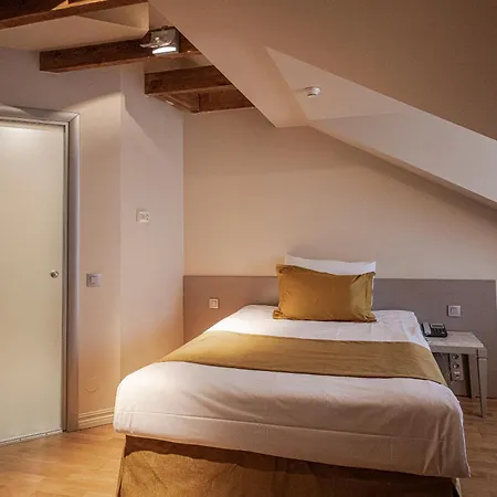 Opera Hotel 4*