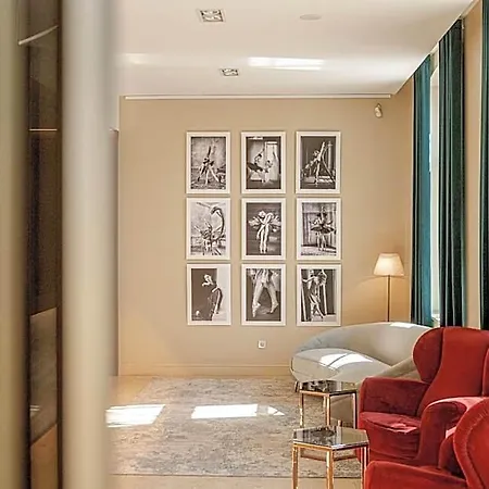 Opera Hotel