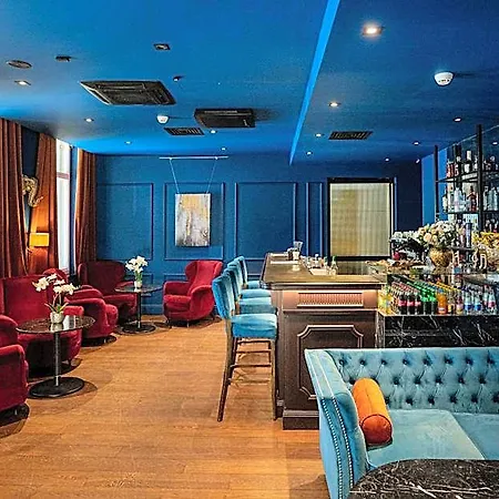 Opera Hotel