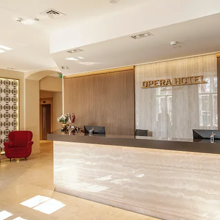 Opera Hotelli 4*