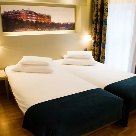 Opera Hotel