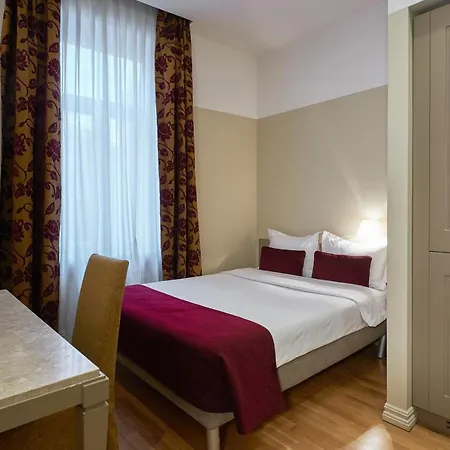 Hotel Opera