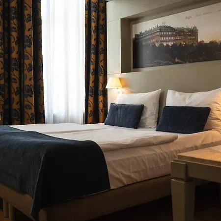 Opera Szálloda 4*